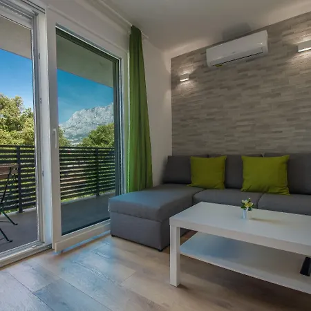 Mario - With Terace Apartment *